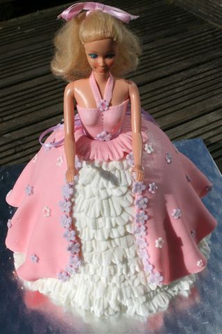 Doll cake